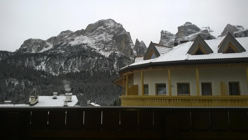 Supermountainski Colfosco Daire Oda fotoğraf